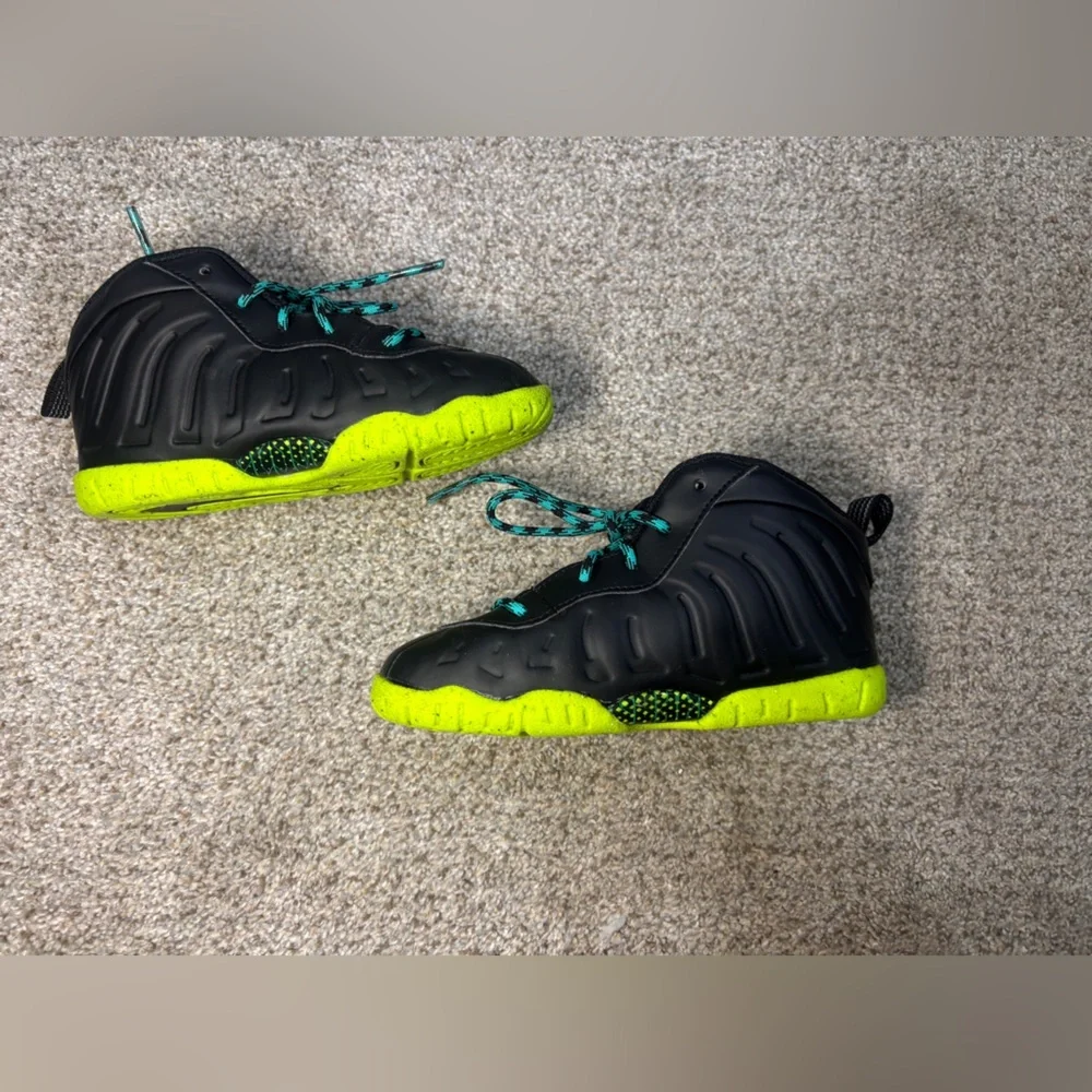 Nike Little Posite One Toddler Shoes, Black/Volt/Clear Jade Size 9C